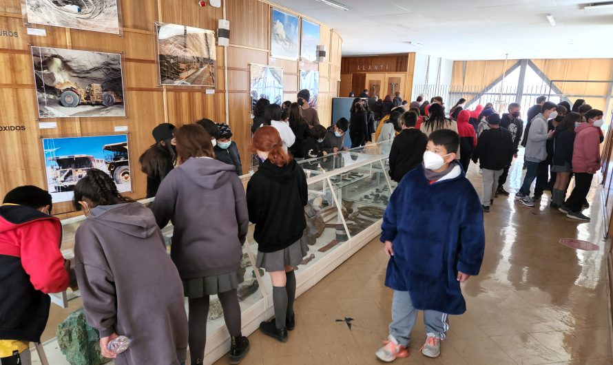 Estudiantes de El Salvador visitaron remodelado Centro Cultural Cine Inca en el Día del Patrimonio