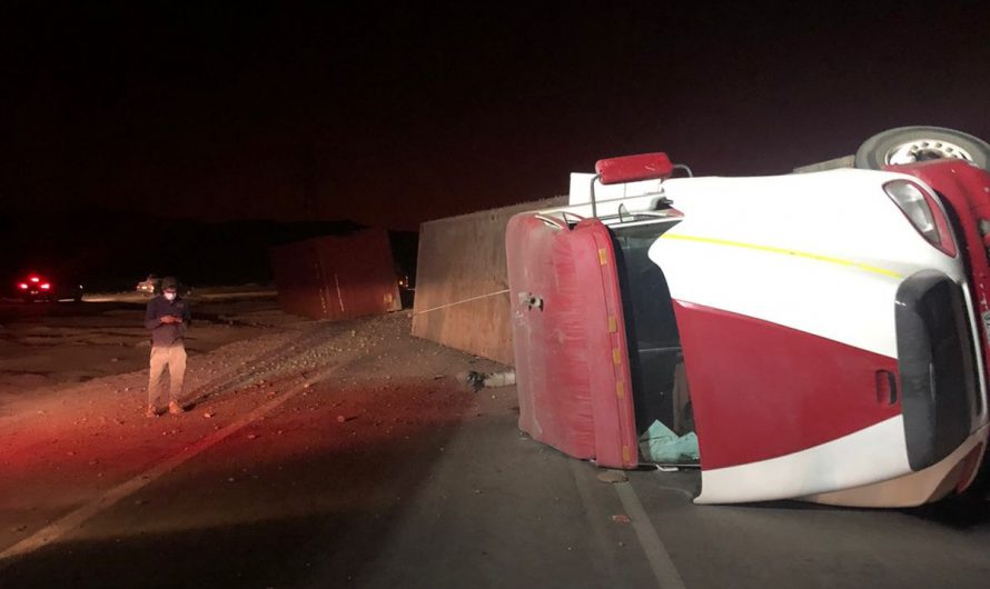 1 Persona herida en volcamiento de camión en las cercanías de Diego de Almagro
