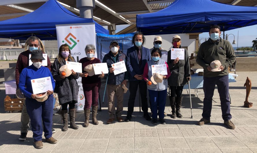 Artesanos de Chañaral rescatan al pueblo Chango con talleres de tallado y dibujo en madera