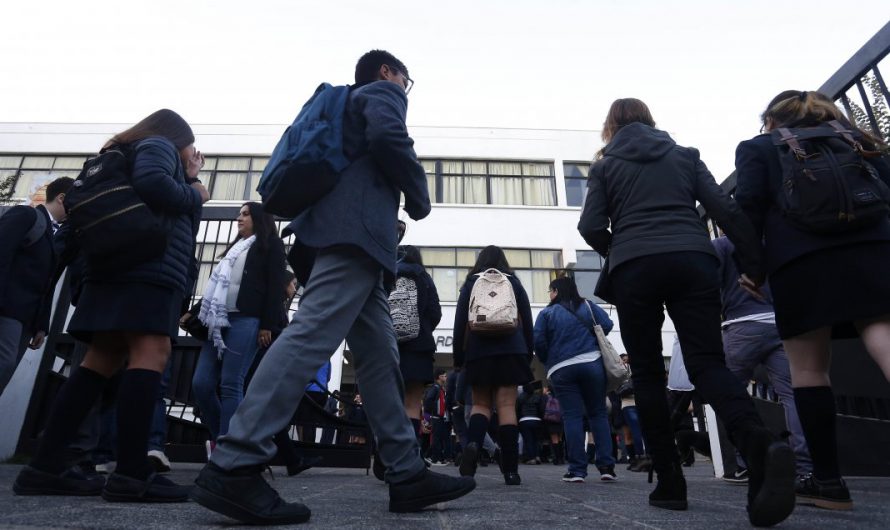Mineduc adelantará las vacaciones escolares de invierno y las extenderá a 25 días