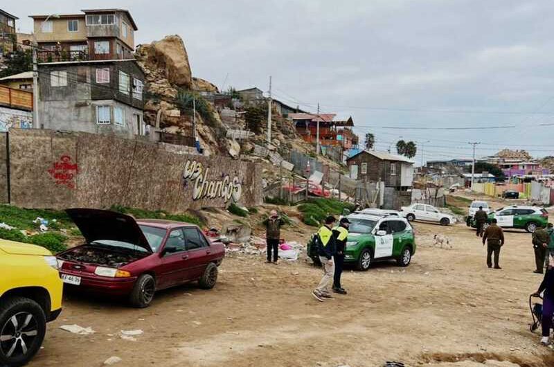 Cuerpo es encontrado en maletero de auto en sector alto de Coquimbo
