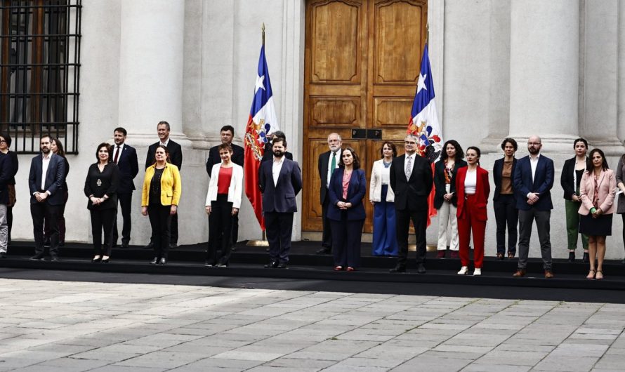 Cambio de gabinete de Boric: salen Siches, Yarza y Jackson cambia de Ministerio; entran Tohá, Uriarte y Aguilera
