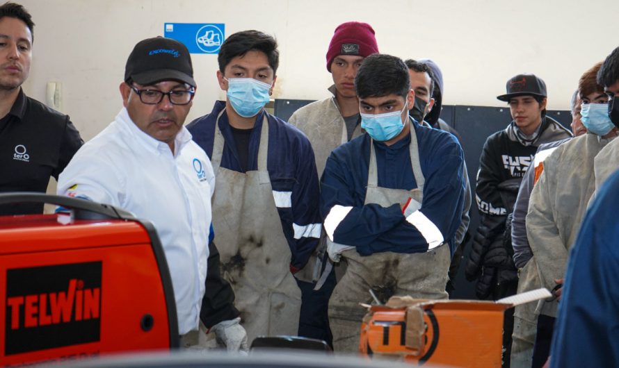 Con equipos de última generación Colegio Federico Varela de Chañaral  y Gold Fields impulsan programa de Formación Minera