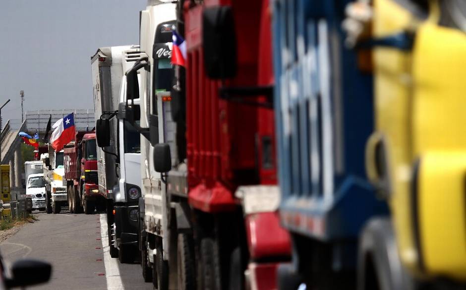 Paralización de los camioneros continúa: No hubo acuerdo con el Gobierno