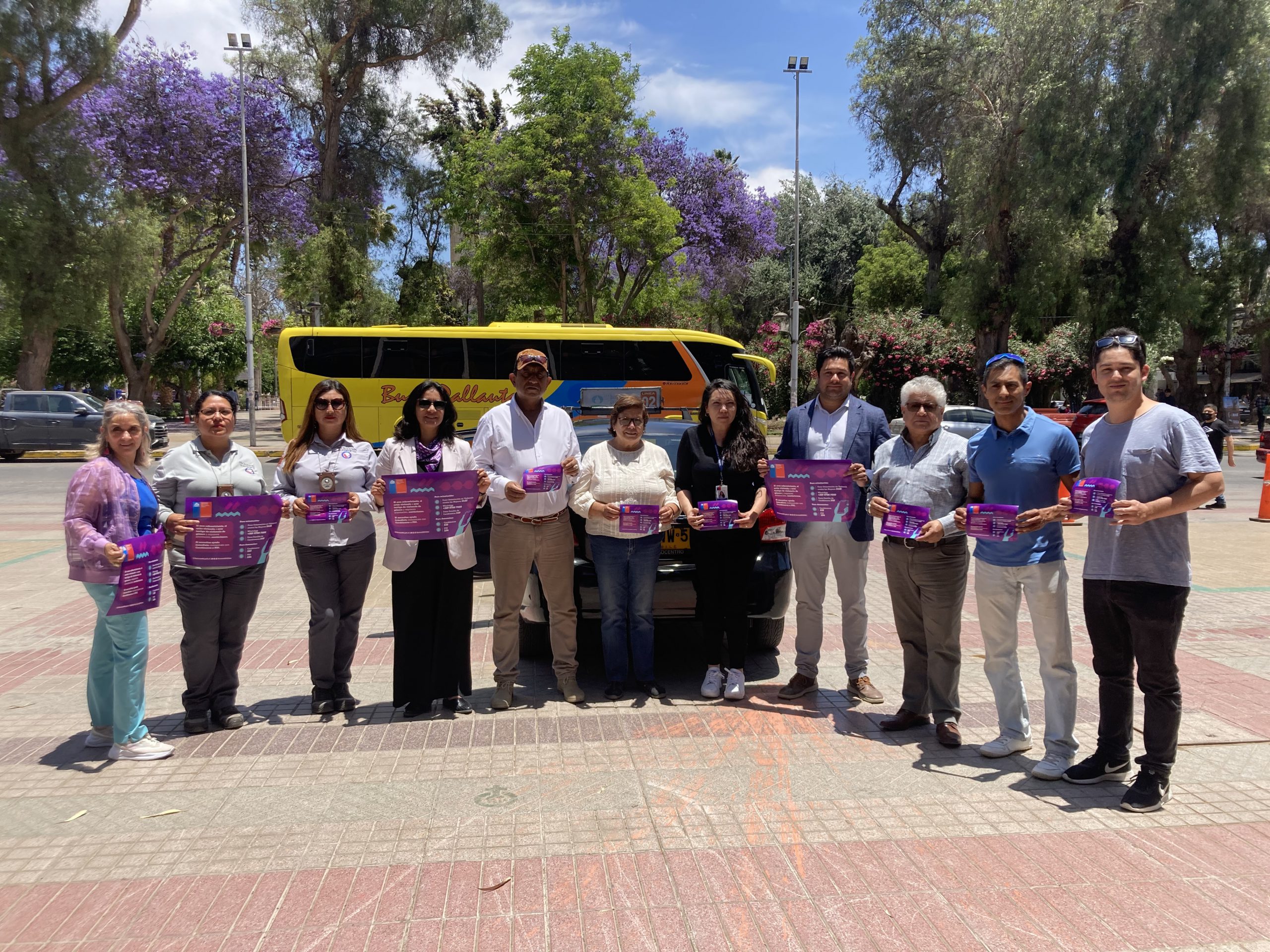 CONDUCTORES DE BUSES Y TAXIS COLECTIVOS DE COPIAPÓ SE SUMAN A DIFUSIÓN DE CAMPAÑA DE ORIENTACIÓN Y DENUNCIA DE VIOLENCIA  CONTRA LAS MUJERES