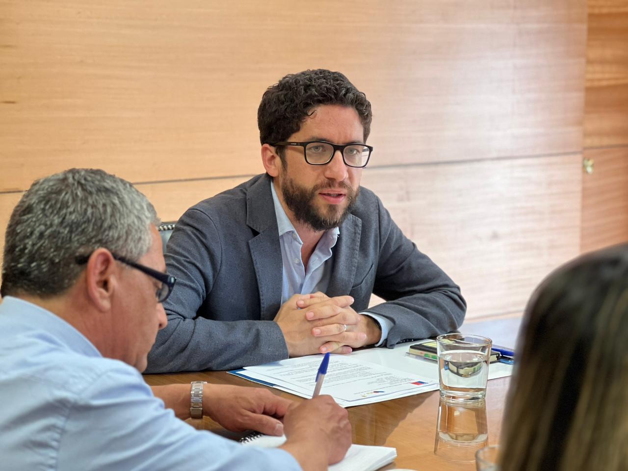 Acuerdan trabajo tripartito permanente para avanzar enprotección laboral de buzos