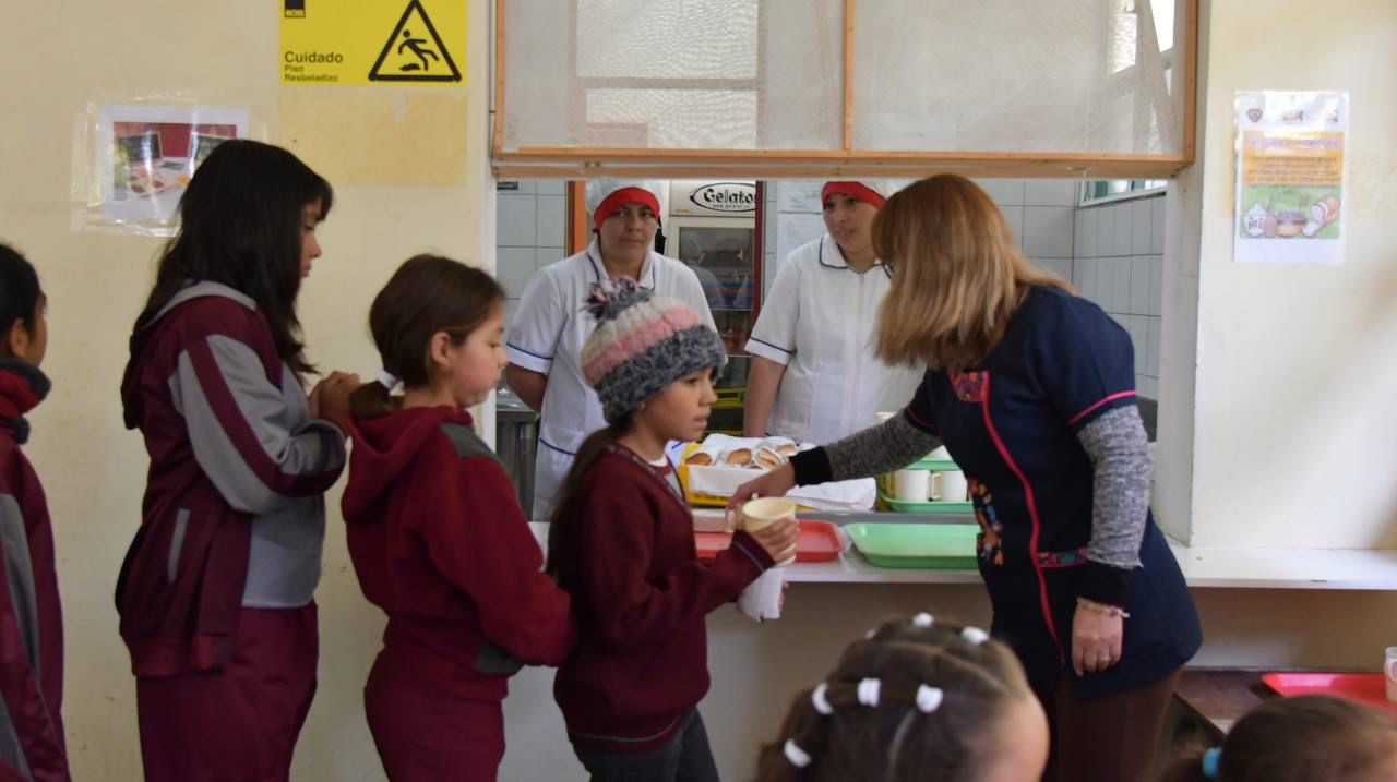 Programa de Alimentación Escolar: Junaeb inicia entrega de alimentación en 12 mil establecimientos de todo Chile