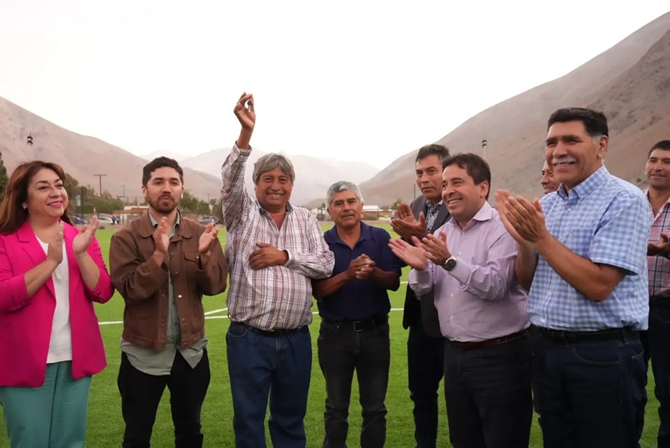 Gobernador de Atacama, Cores y autoridades locales inauguran cancha de pasto sintético en la localidad de Chanchoquín Grande