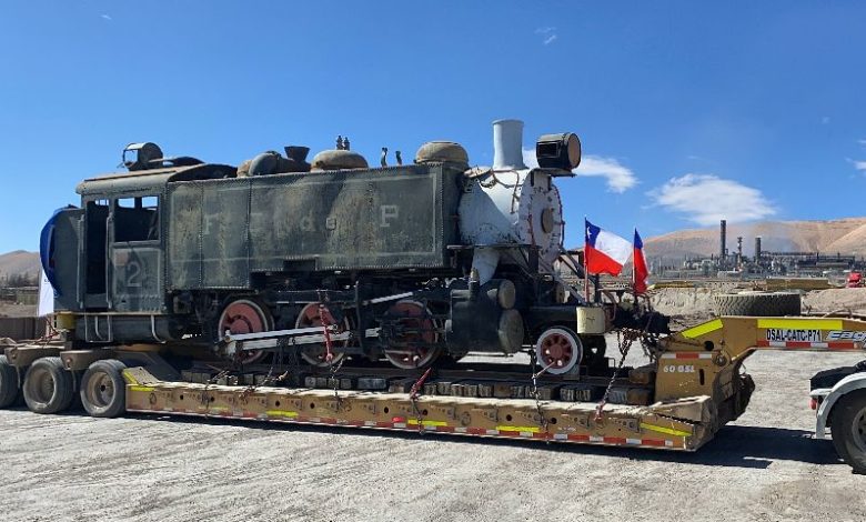Codelco Salvador realiza traslado de centenaria locomotora al ex campamento minero de Potrerillos