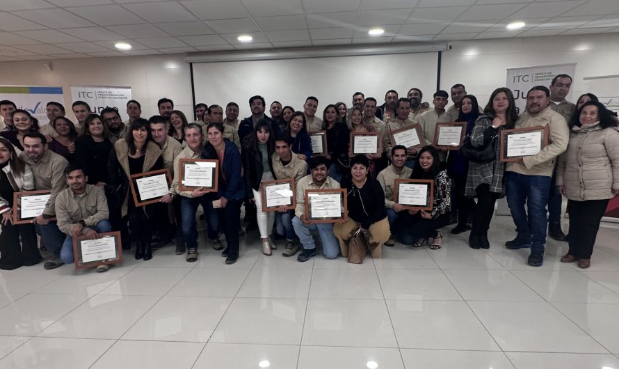 Codelco Salvador reconvierte a más de 70 exmineros subterráneos en capacitados operadores para el Rajo Inca