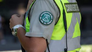 Procedimientos de Carabineros en Diego de Almagro culminan con dos detenidos por robo y agresión.