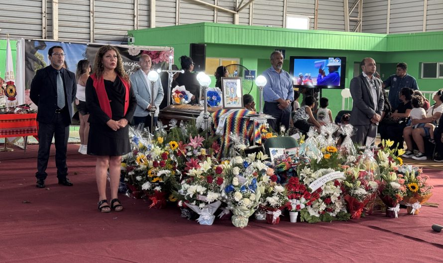 Con una multitudinaria despedida la comunidad despidió los restos del concejal Luis Castro Araya