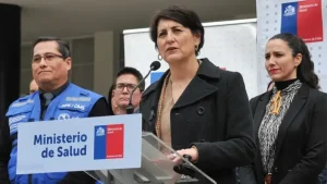 Alerta en Chile por nueva influenza H3N2: Ministra Aguilera anuncia regreso de mascarillas y adelanto de vacunas para 2026