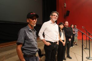Con una Sala de Cámara repleta se exhibió la película nacional “Oro Amargo”