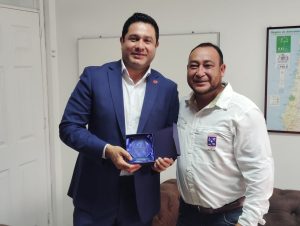 CHAÑARAL: Alex Ahumada Monroy, alcalde de la comuna de Chañaral se despide de Jorge Fernández Herrera, delegado presidencial provincial de Chañaral