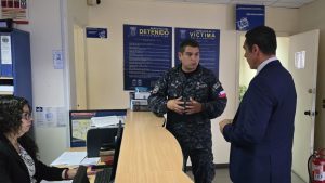 Fortaleciendo la seguridad marítima: Delegado Presidencial Provincial Sebastián Urrejola realiza visita protocolar a la Capitanía de Puerto de Chañaral