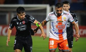 Cobresal y Ñublense no pasaron del empate en El Salvador por la Copa de la Liga