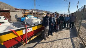 Codelco Salvador hizo entrega de nueva embarcación a pescadores de Punta Achurra