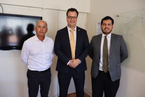 Alcalde Mario Araya Rojas realizó saludo protocolar a nuevas  autoridades regionales