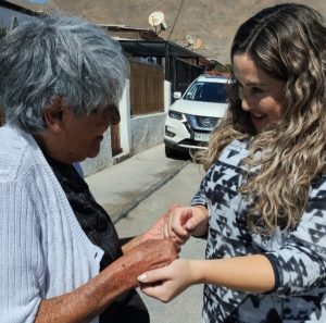 Red Local de Apoyos y Cuidados del Ministerio de Desarrollo Social entrega apoyo integral a 101 personas  de Chañaral