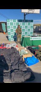 EL SALVADOR:Carabineros detuvo dos personas por venta de productos falsificados en feria libre de El Salvador
