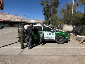El Salvador: Carabineros detuvo hombre por delito de microtráfico