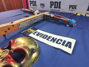 PDI ATACAMA DETUVO A PRÓFUGO DE LA JUSTICIA E INCAUTÓ ARMAS TRAS OPERATIVO EN EL CENTRO DE COPIAPÓ