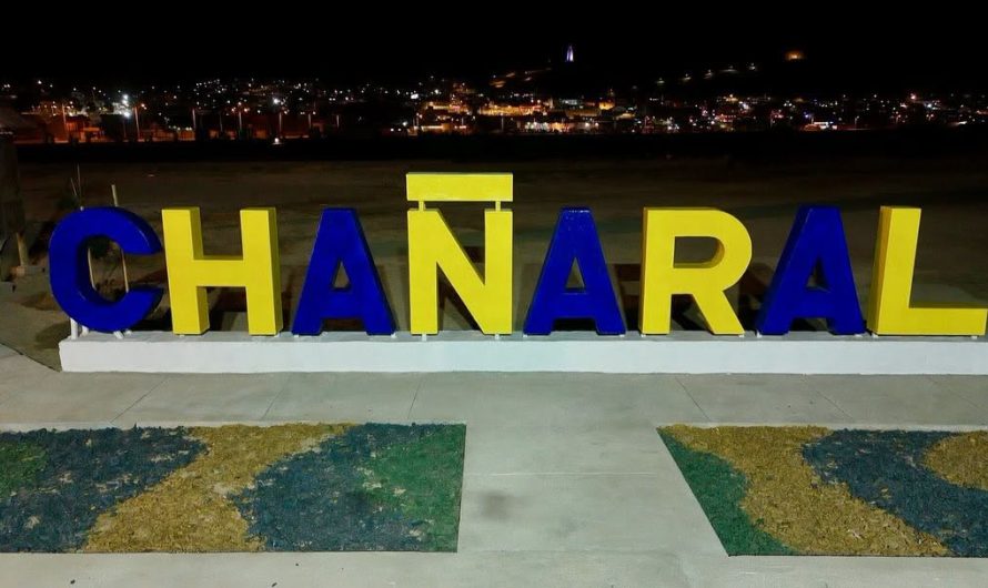 CHAÑARAL CUENTA CON NUEVAS LETRAS ILUMINADAS