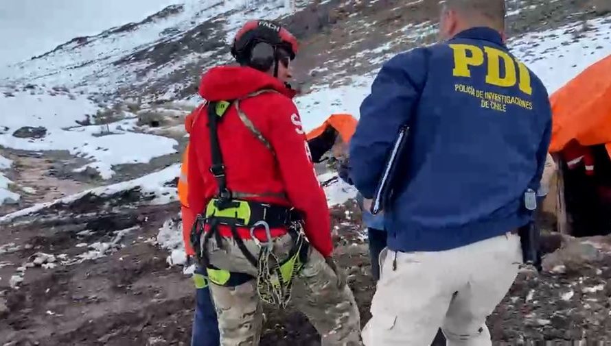 PDI encuentra con vida a dos personas desaparecidas en Alto del Carmen tras operativo aéreo