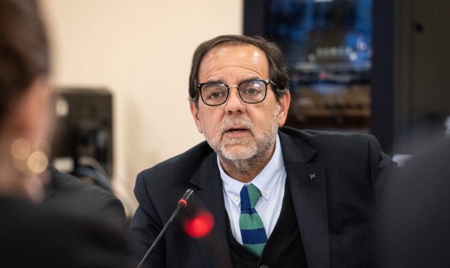 Mulet y parlamentarios presentan proyecto para crear el Día Nacional de los Trabajadores de Cementerios