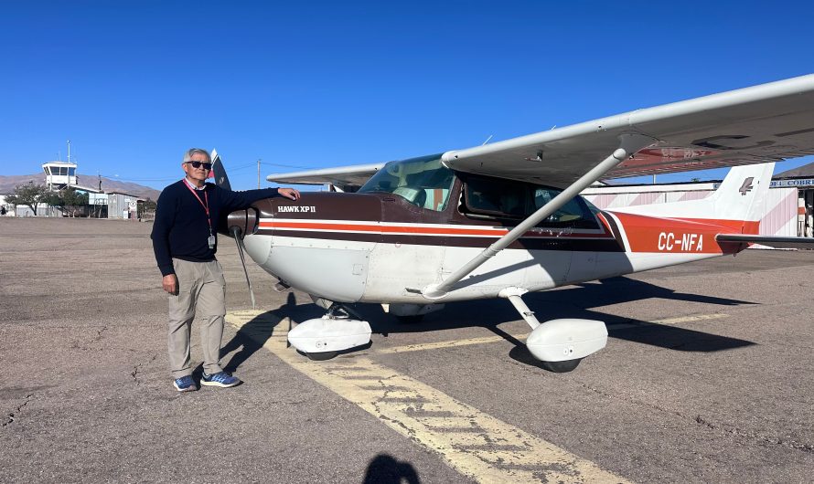 El piloto que lleva cuatro décadas surcando los cielos de Atacama