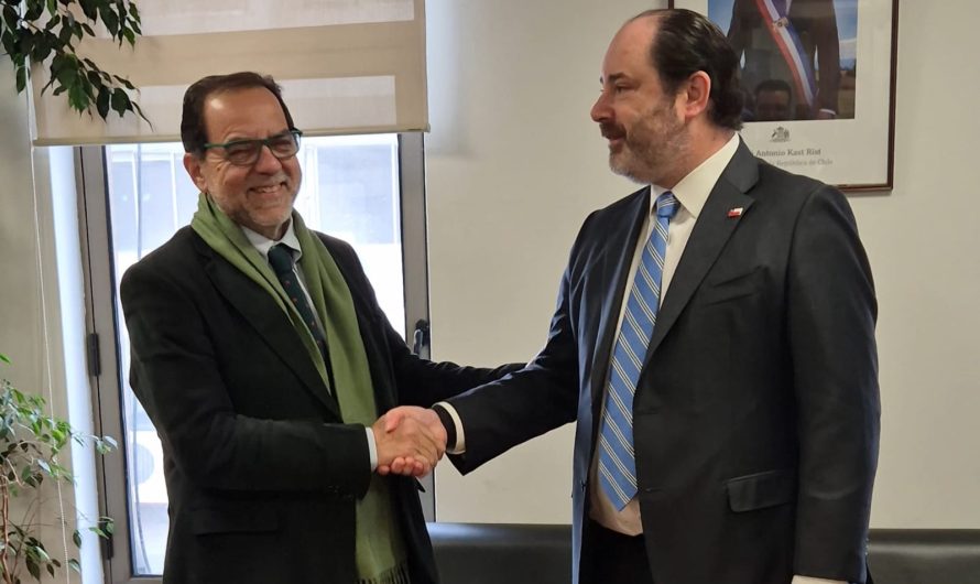 Mulet propone mantener aporte de grandes empleadores y usar parte de rebaja tributaria para financiar Sala Cuna Universal